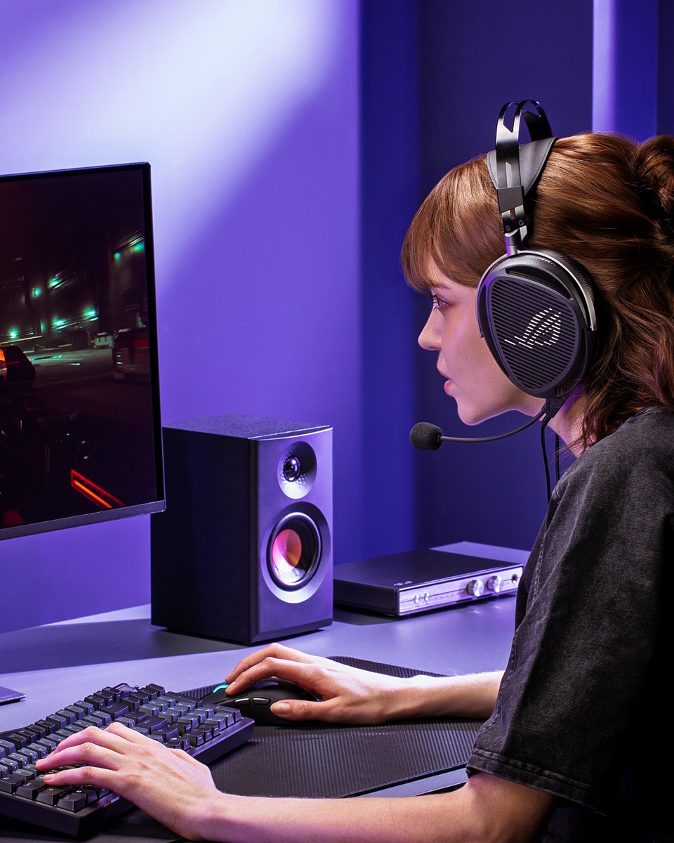 asusrogph's tweet photo. Hear every nuance on the battlefield 🎧
🔥 Powered by 100mm planar magnetic drivers, co-developed with HIFIMAN, ROG Kithara delivers rich detail, punchy bass, and precise stereo imaging.
Total immersion starts here.
#ROGPeripherals #ROGKithara #ROGGamingHeadset #Peripherals https://t.co/L8eqTD2xTU