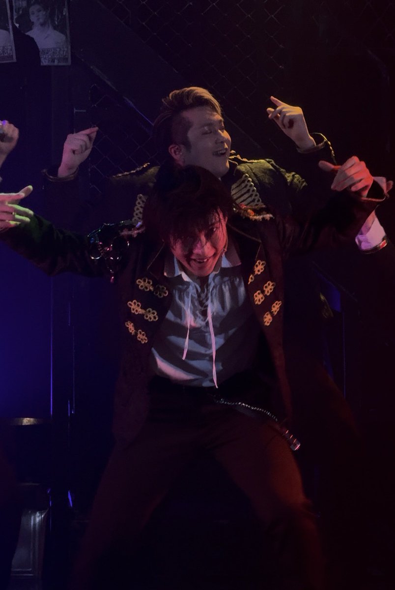 👅 🫨 👨‍⚕️🚑💨