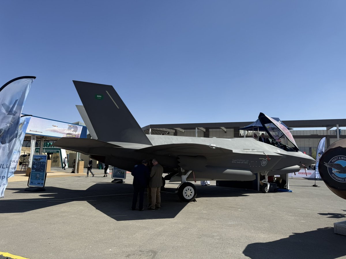 MAl7ssini's tweet photo. عز يا مال العز 🇸🇦🇸🇦🇸🇦

🇸🇦 F-35 🇸🇦

#معرض_الدفاع_العالمي_2026 
#السعودية_العظمى https://t.co/r85dbCu4Jr