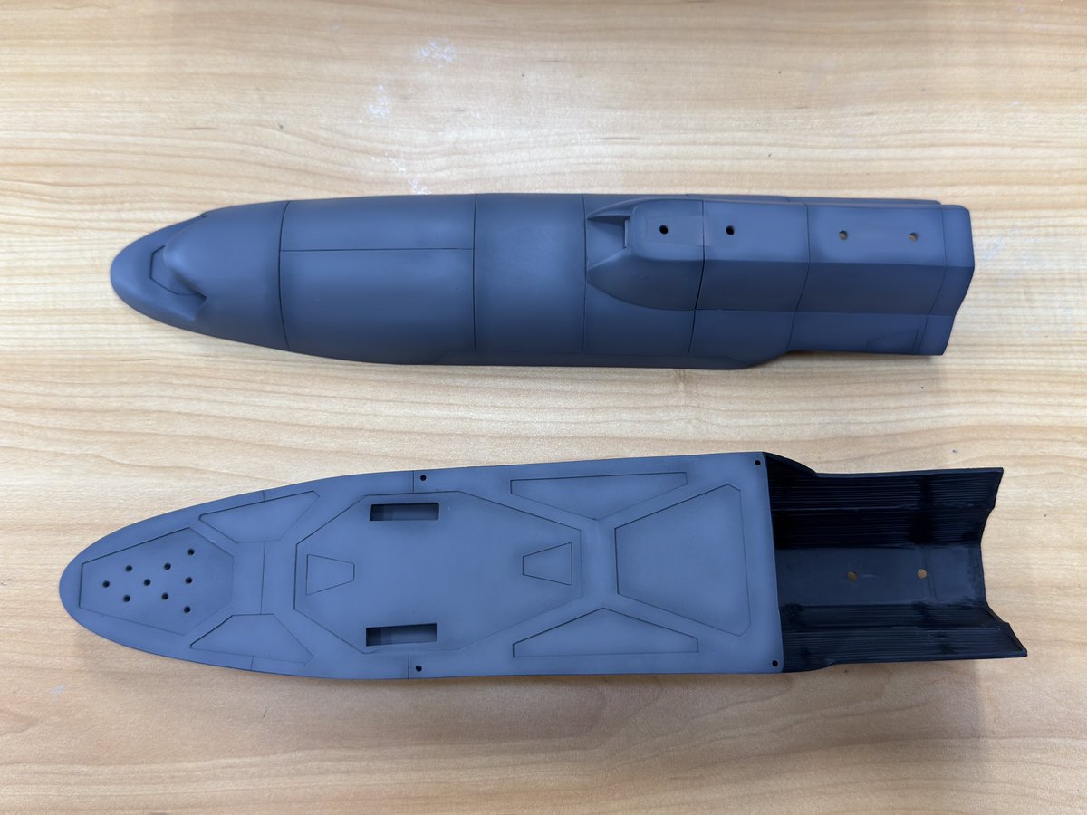 ヴェルヌの耐熱シェルが塗り終わりました。
着実に完成に近づいている…！
 #Tmakingヴェルヌ編
#ホビーゲート