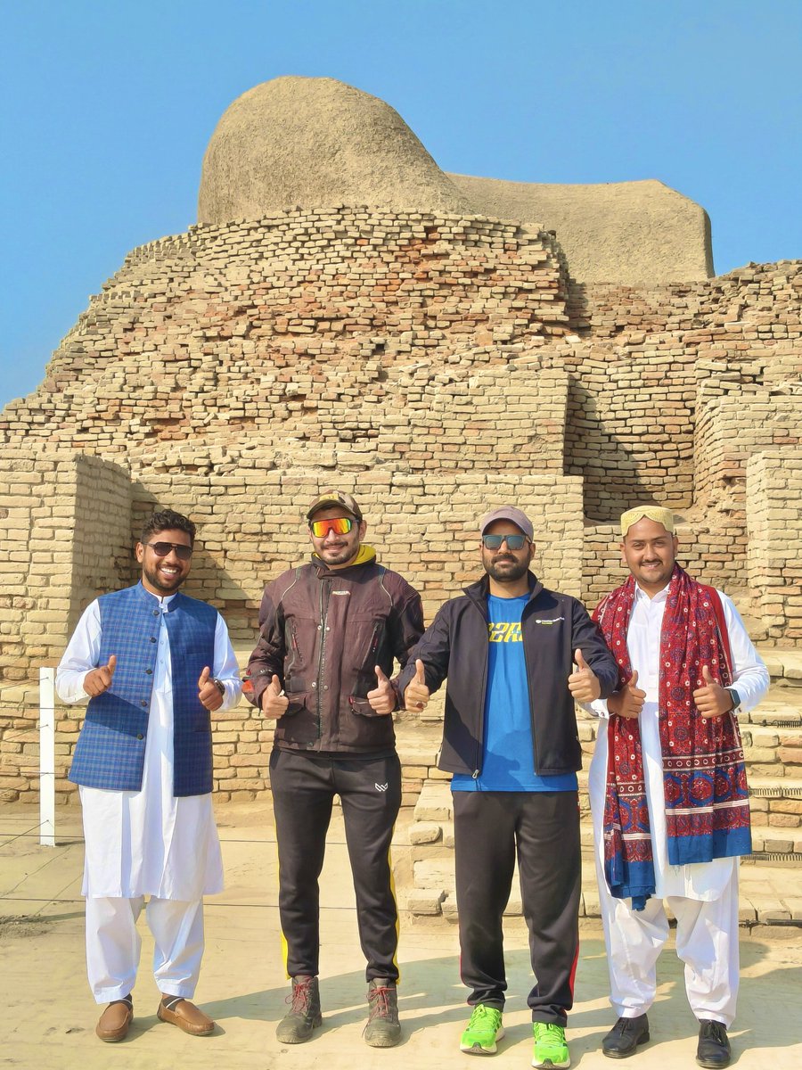 AliImtiaz00's tweet photo. Sindh has always been famous for its hospitality, and it has the honor of this distinction.
#sindh
#moenjodaro 
#culture https://t.co/ix2rgDRk1T