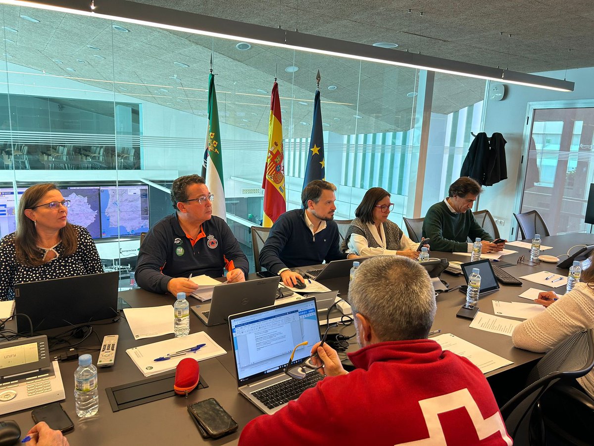 CECOP 8 febrero 10:30h
Desactivamos PLATERCAEX
Mantenemos SO 1 INUNCAEX

1. Evacuaciones: se mantienen todas.
Evacuaciones: siguen evacuados la Urbanización La Isleta de Coria, Casas Aisladas de Gévora, de Valdebotoa, de Rincón de Caya, de Mengabril y de Medellín; así como