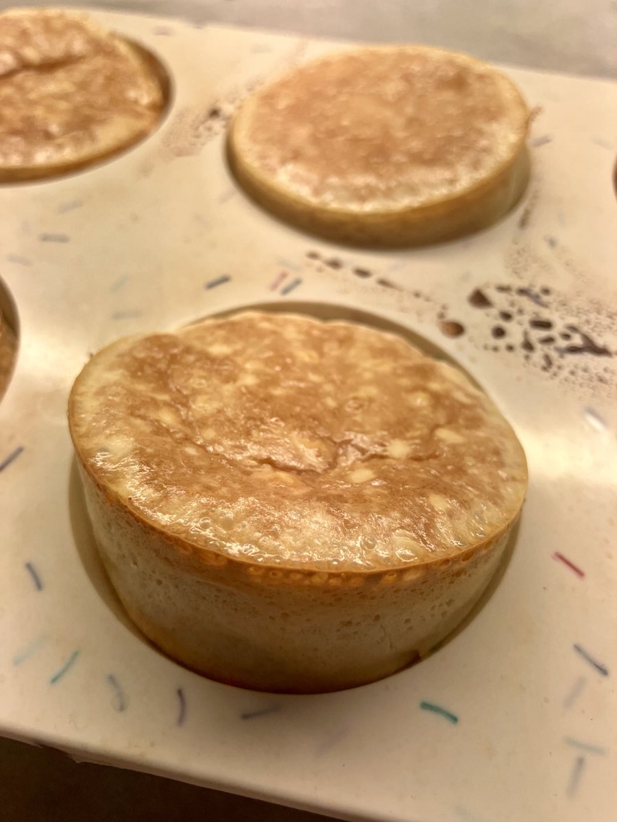 KrisBlackRose's tweet photo. My #butterpowder #brioche (or muffin) is reaching perfection 😅 Thank you @CaryKelly11 for the idea! https://t.co/tcZ7BByOIz