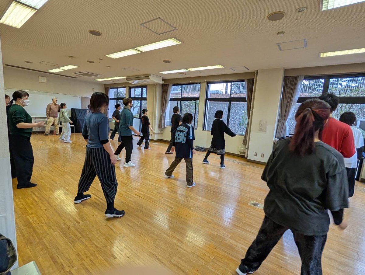 KONBU_2017's tweet photo. 2月1日は遅めの新年会！
恒例のクイズで盛り上がりました〜

そして今日は練習です！
新メンバー続々と加わっています😊
まだまだメンバー大募集中です！！

#魂舞
#みちYOSA
#仙台みちのくYOSAKOIまつり https://t.co/KSTrNx3XDY