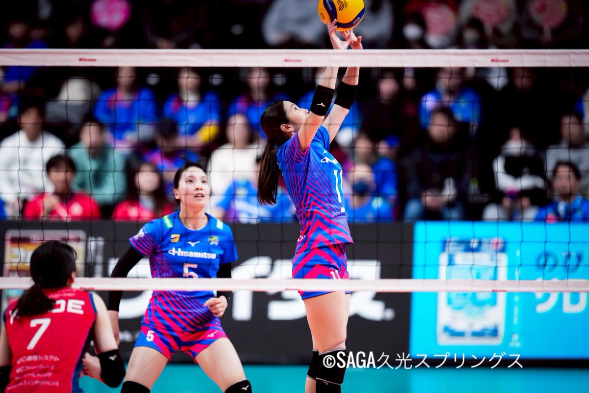 #ByNikiMarkov 
🇯🇵 Saga and NEC trade 5-set wins in exciting #SVLeague weekend 
en.volleyballworld.com/volleyball/com… 
#SVリーグ #volleyball 
<a href="/Astemo_Rivale/">Astemoリヴァーレ茨城 公式</a> <a href="/AIRYBEES_DENSO/">デンソーエアリービーズ/DENSO</a> <a href="/GGreenwings/">群馬グリーンウイングス【公式】</a> <a href="/nec_rr_official/">NECレッドロケッツ川崎</a> <a href="/Marvelous_JT/">大阪マーヴェラス</a> <a href="/PFUBlueCats/">PFUブルーキャッツ石川かほく【Official】</a> <a href="/queenseis_tab/">クインシーズ刈谷</a> <a href="/Saitama_AMG/">埼玉上尾メディックス</a> <a href="/TORAY_ArrowsW/">東レアローズ滋賀</a> <a href="/victorina_vic/">ヴィック【ヴィクトリーナ姫路】</a>