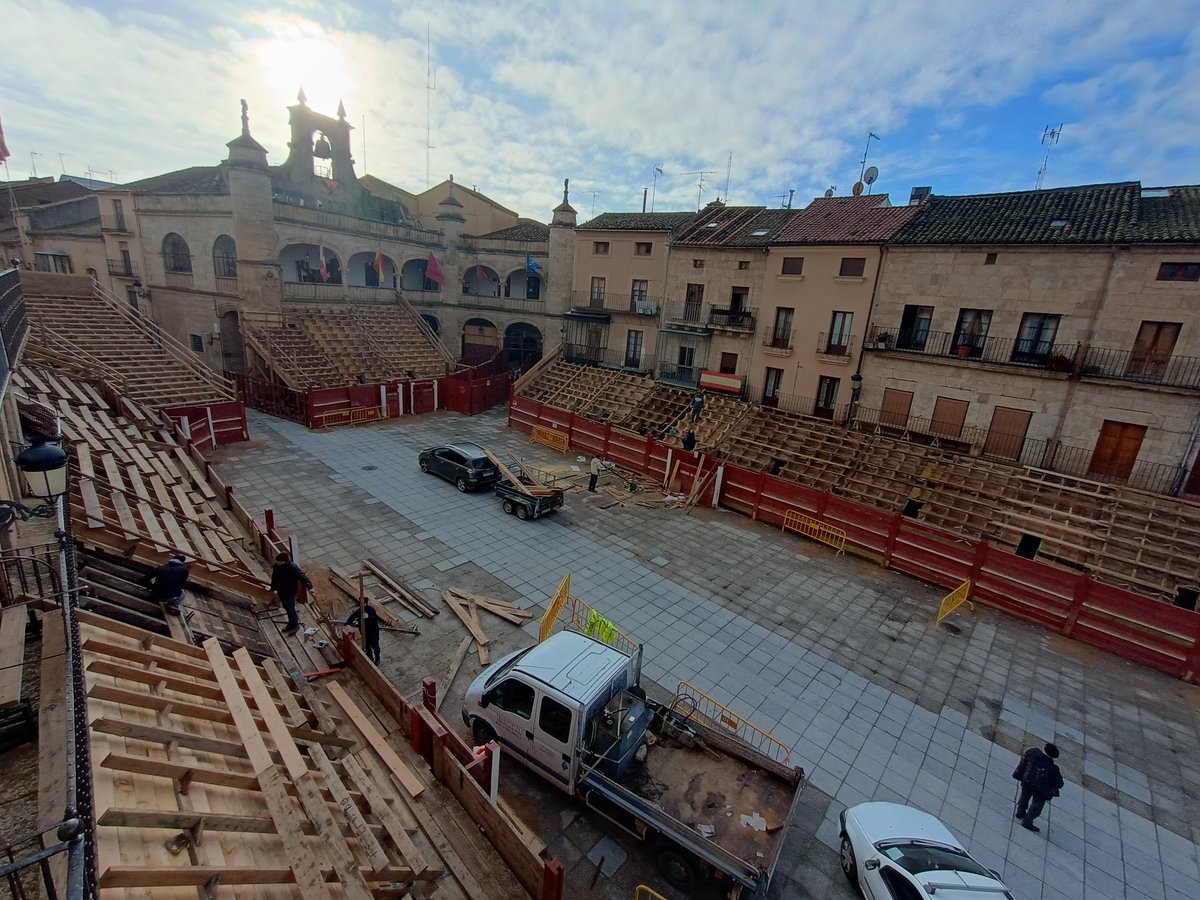 carnavaldeltoro's tweet photo. Rematando los últimos #Tablaos https://t.co/rI5HX9ST1n