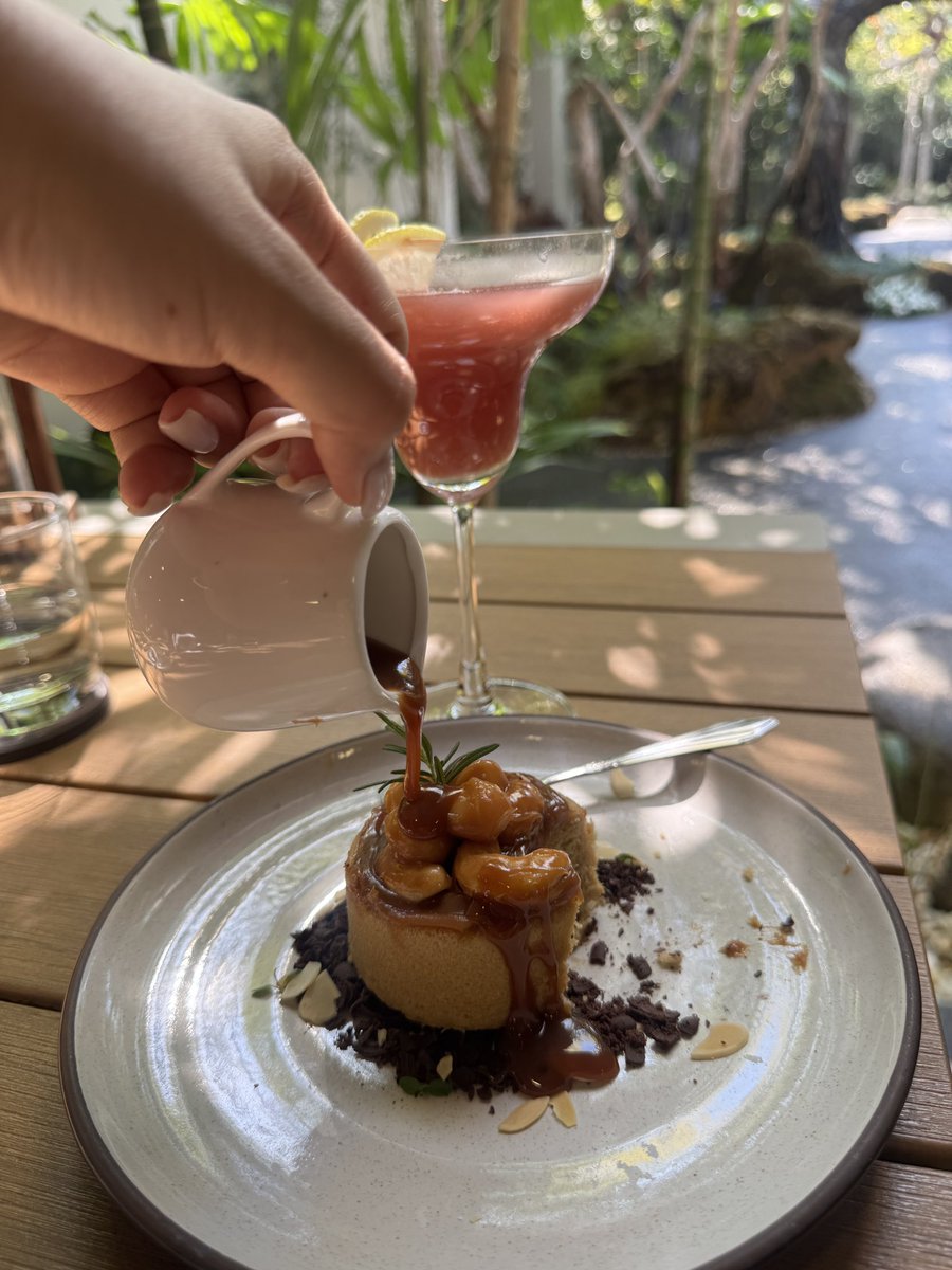 Nene_kace's tweet photo. ถ่ายรูปน่าสวยน่ากินมาก 🍹🍮 https://t.co/NKhvPUNx4f