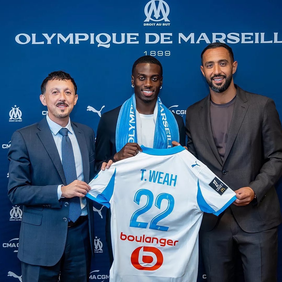 ActuFoot_'s tweet image. 🚨 « 𝗗𝗘 𝗭𝗘𝗥𝗕𝗜 🇮🇹 𝗠’𝗔 𝗔𝗣𝗣𝗘𝗟𝗘́ 𝗔̀ 𝗤𝗨𝗔𝗧𝗥𝗘 𝗛𝗘𝗨𝗥𝗘𝗦 𝗗𝗨 𝗠𝗔𝗧𝗜𝗡 𝗘𝗡 𝗣𝗬𝗝𝗔𝗠𝗔 𝗖𝗜𝗚𝗔𝗥𝗘𝗧𝗧𝗘 𝗔̀ 𝗟𝗔 𝗠𝗔𝗜𝗡 𝗣𝗢𝗨𝗥 𝗠𝗘 𝗙𝗔𝗜𝗥𝗘 𝗩𝗘𝗡𝗜𝗥. 😭🚬 »

Timothy Weah 🇺🇸 raconte son arrivée à l’OM :

« Ils ont pris un joueur cassé, qui se…