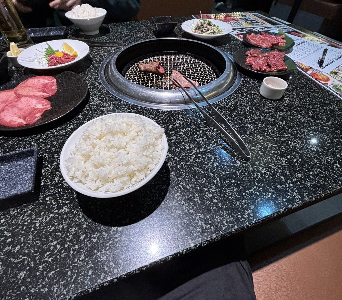 🥬と焼肉行ってきた
コイツ半袖だったwww