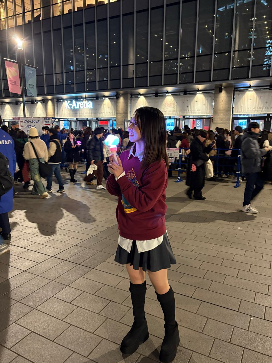 momoyan318825's tweet image. 今更ながら
Kana Nishino Special Live
“Christmas Magic”
K Arena  day1

金髪カナやんギャル可愛い
まさかの「愛のかたまり」イントロで発狂
ベスフレ大合唱はめっちゃ感動🥺
新曲「君のせい」サプライズ
DVD &amp;amp; Blu-rayリリース決定

#西野カナ
#西野家
#christmasmagic