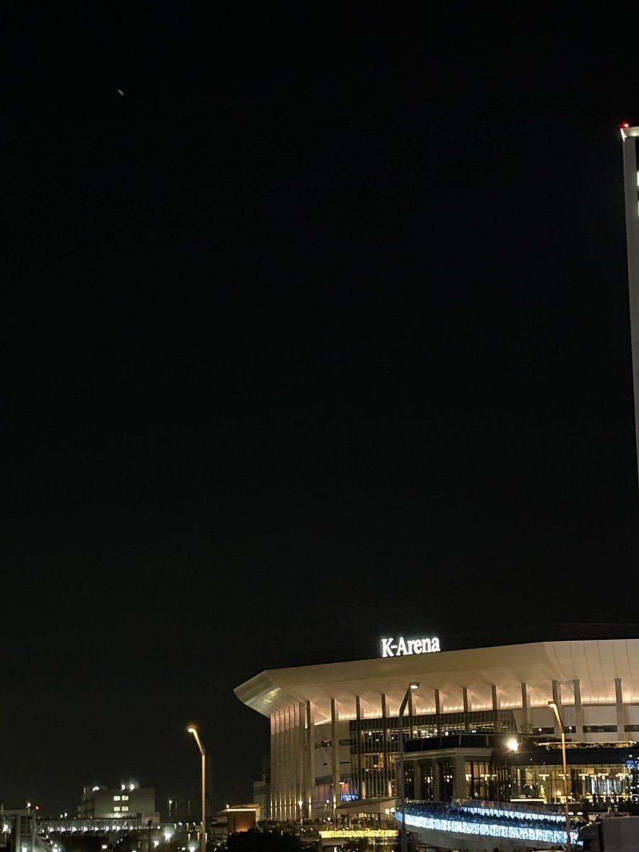 momoyan318825's tweet image. 今更ながら
Kana Nishino Special Live
“Christmas Magic”
K Arena  day1

金髪カナやんギャル可愛い
まさかの「愛のかたまり」イントロで発狂
ベスフレ大合唱はめっちゃ感動🥺
新曲「君のせい」サプライズ
DVD &amp;amp; Blu-rayリリース決定

#西野カナ
#西野家
#christmasmagic