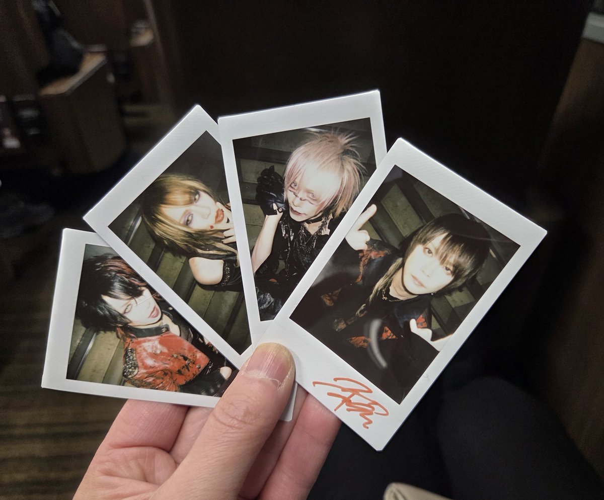 初🔰Sadie記念にチェキを1枚ずつ購入🥰