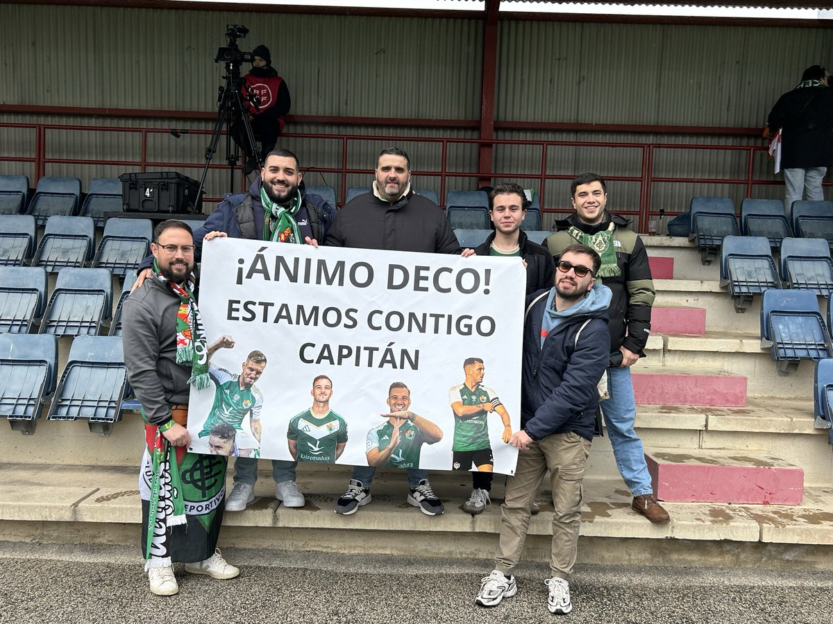 CPCacerenoSAD's tweet photo. 🙌 ¡Tu afición está contigo, CAPITÁN! 💚🐂

#OsasunaPromesasCacereño 

#EligeCreer #LaOrdenDelDecano
#AúpaCPC https://t.co/P1yxHrsvro