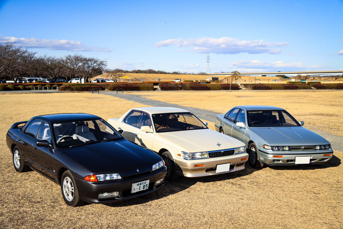 シンフォニーL作戦

マークii3兄弟に対抗すべく、日産が考えた戦略。
それぞれに異なる個性を与え、ユーザーの求めているニーズに応える。

乗り比べるとそれぞれの秀でた個性が分かりやすく、自分に合った車選びがしやすいのでは?と思いました☺️