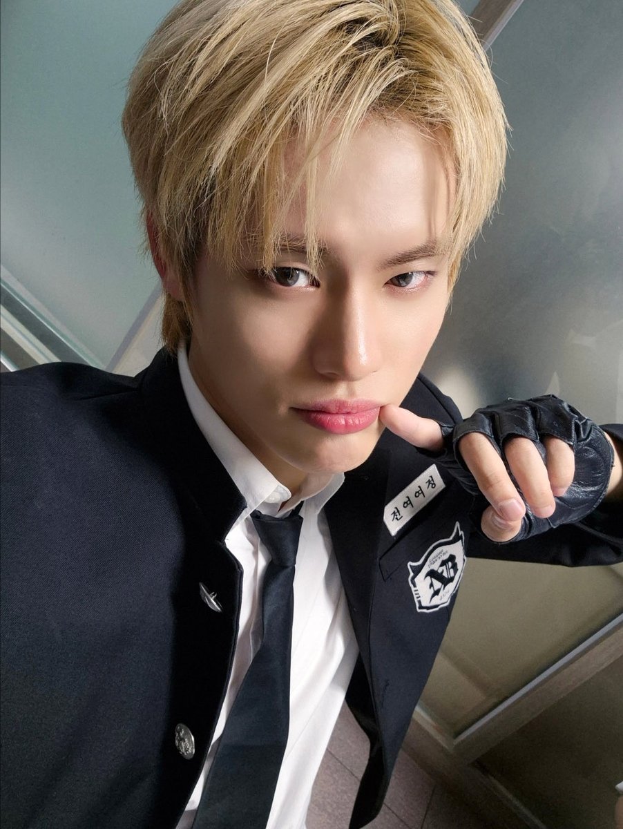 NewBeat_twt's tweet photo. [#전여여정]

뉴로를 힘들게 하는 모든 것들 다 혼내주러 왔다!!💥💥
우리 사랑하는 뉴로 건드리면 가만두지 않아😎 https://t.co/ornFFVLmR0