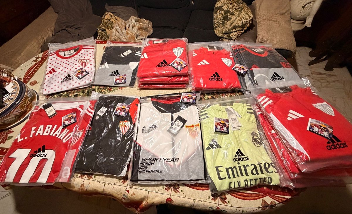 mivida_sfc's tweet image. SI HOY MARCA MAUPAY

REGALO 8 CAMISETAS A ELEGIR

ENTRE TODOS LOS QUE DEN RT Y ME SIGAN