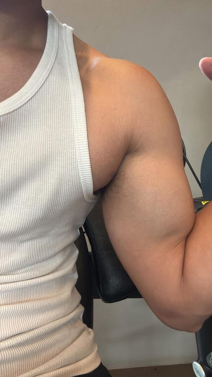 Kent_Chii2's tweet image. B jawab dong

Kalau punya T yang bicepnya gede, enaknya diapain?