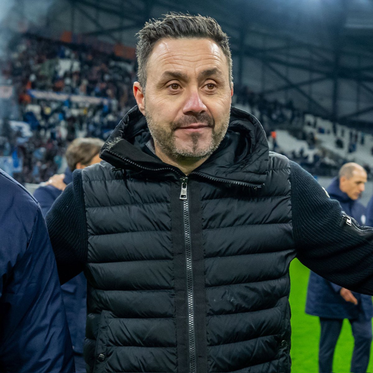 MassiliaZone's tweet image. 🚨 Timothy Weah :

"Mon arrivée à l'OM ? Ça n'allait pas et le club a misé sur moi.

Le coach avait confiance en moi, il m'a appelé en pyjama, en Face Time à 4h du matin...

Il fumait et il m'a dit : 'Tim, il faut que tu viennes ici. Tu verras ici c'est chez toi.'

Et la preuve,…