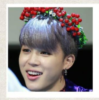 orte_janet's tweet photo. D- his headband is fruit and has leaves https://t.co/9ncOzBp9pY