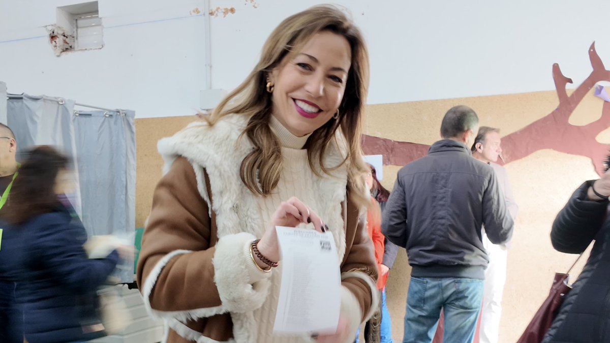 ¡Yo ya he votado!

Te animo a que salgas a votar y ejerzas tu derecho al voto, para entre todos seguir construyendo un #aragonimparable 

#8F #eleccionesaragon #jorgeazcon #democracia