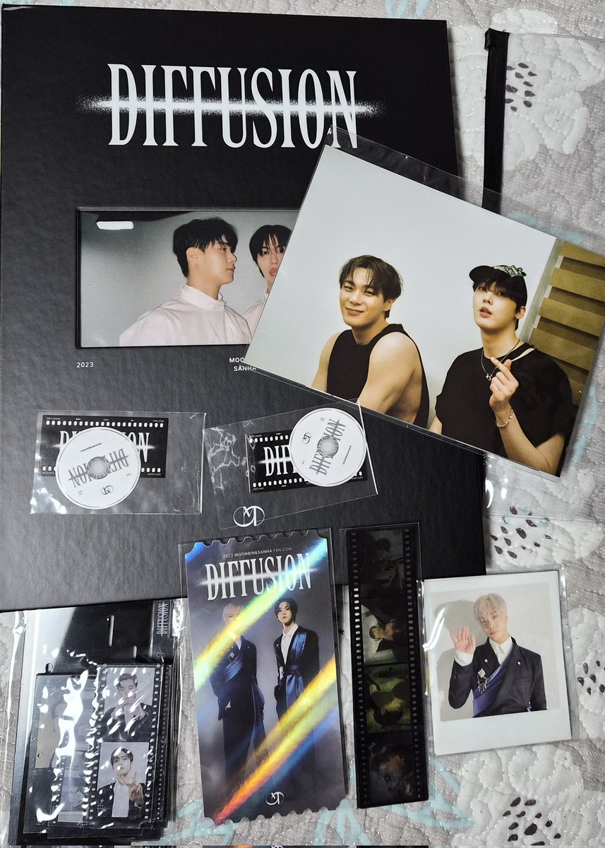 dapalgottosagi's tweet photo. 아스트로 문빈산하 디퓨전 DVD 양도
팬콘 DVD버전
사진에 보이는 구성으로 가요

7.0
운미포 반택가능

아스트로 문빈 윤산하 문산 문빈산하 디퓨전 팬콘 ASTRO MOONBIN SANHA https://t.co/AQajZvciEY