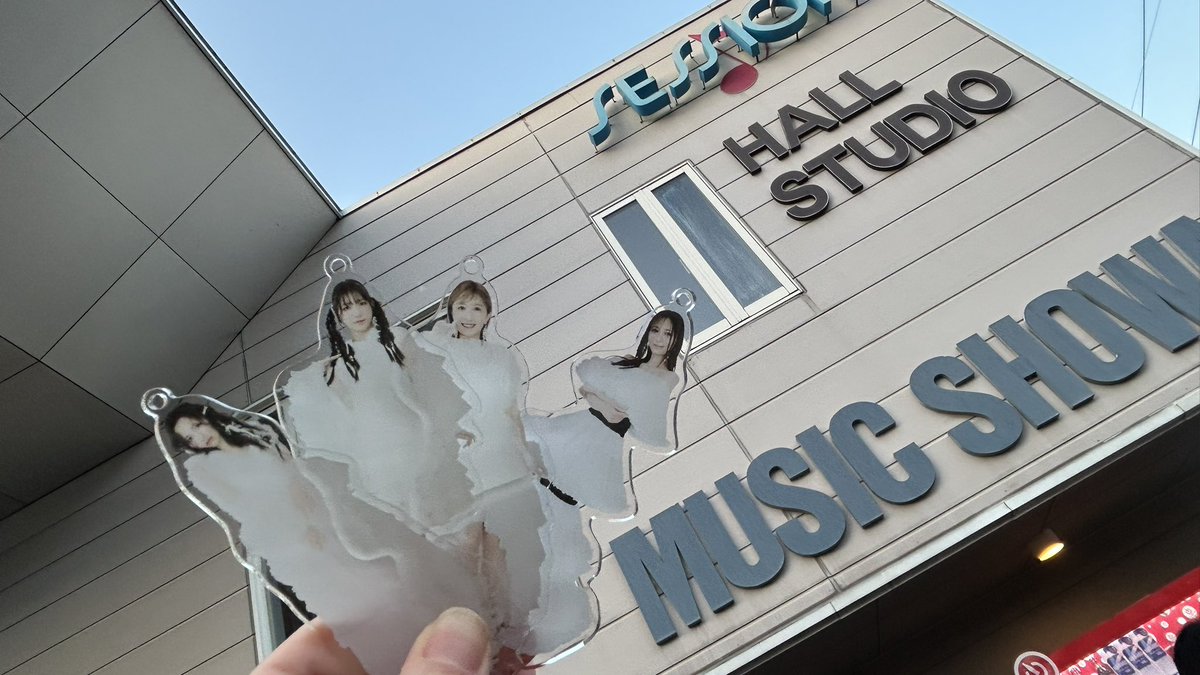 tgs_jump's tweet photo. 出身地ツアー山形！！ツアーは今回だけの参戦だったけど全部行けばよかったと思うほど楽しかった〜！！山形の地でハーフツインでバチバチにアイドルしてくれる推しが好き！！山形で東京を歌うvivala恋心がめちゃめちゃ泣けた😂 https://t.co/8zRl1Tbj5q