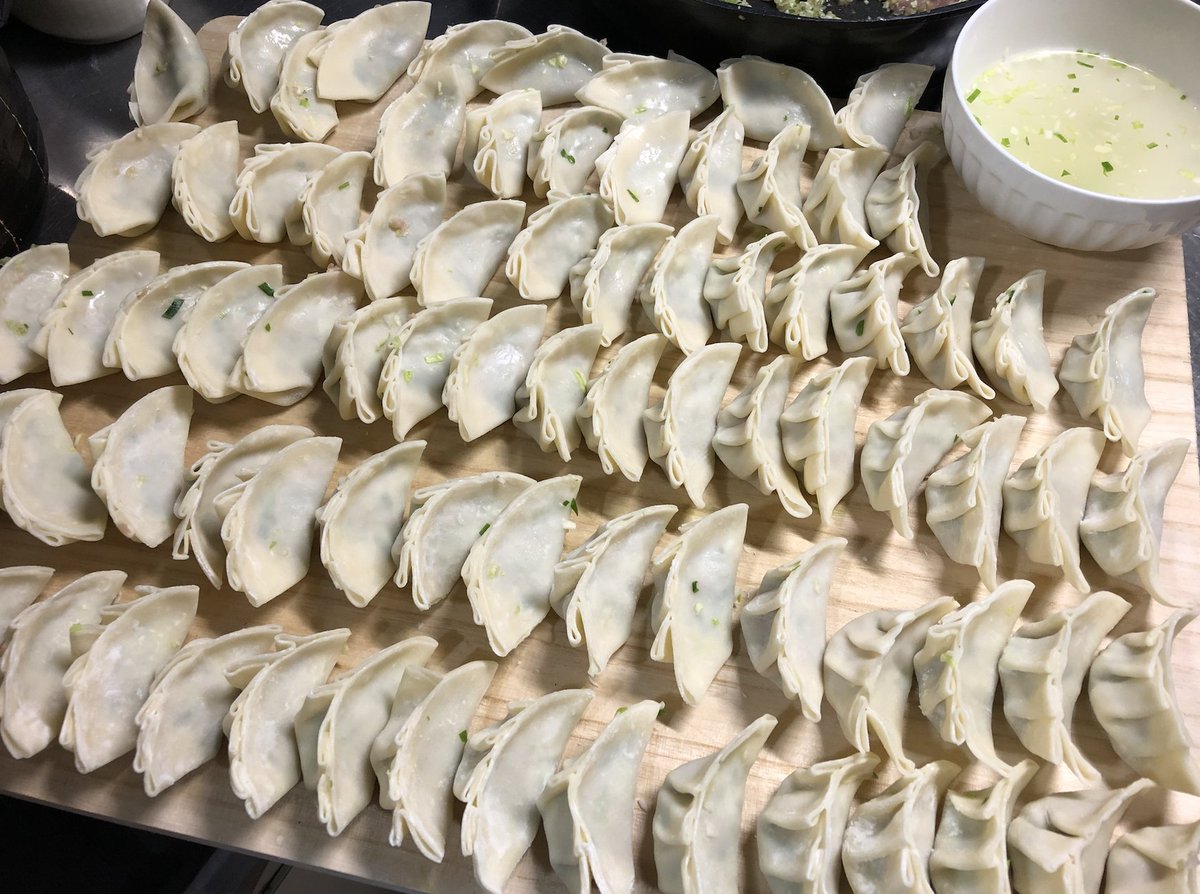 お料理できる人と 思われがちなのですが 麻婆と餃子しか作れません