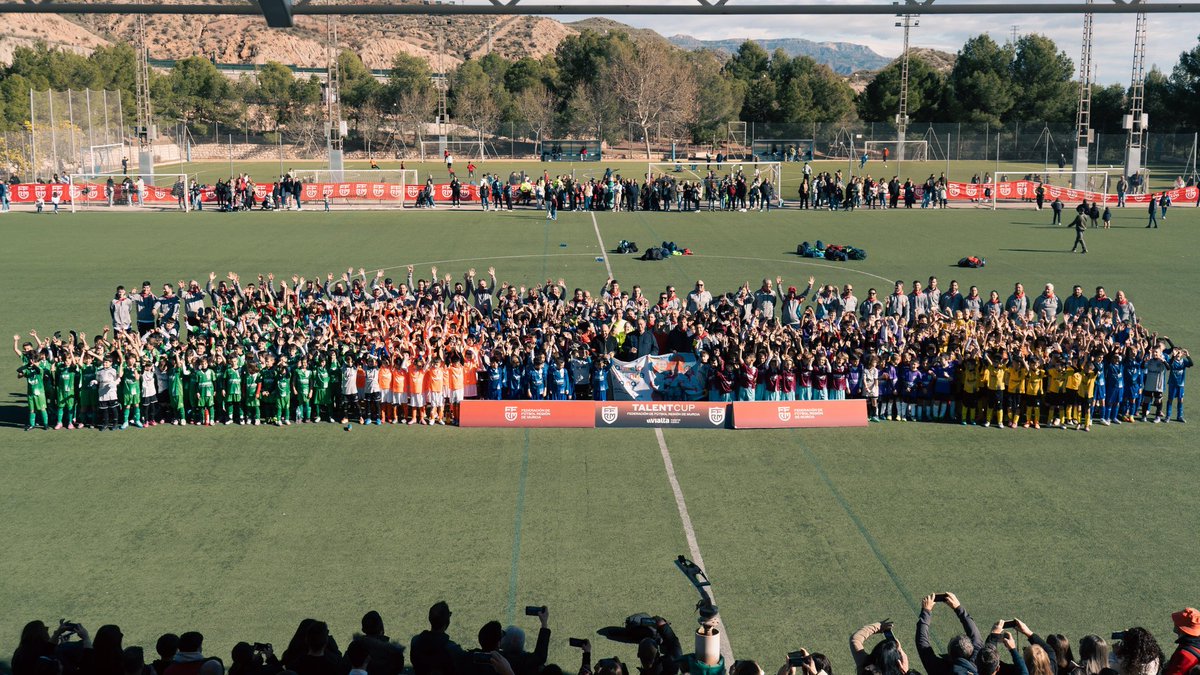 💎 ¡¡¡𝗧𝗔𝗟𝗘𝗡𝗧 𝗖𝗨𝗣!!! 🤩 ¡Lorca se convierte en la capital del fútbol base con la #TalentCup! 

🏟️ Más de 400 jugadores prebenjamines, benjamines y alevines de la Región de Murcia se han dado cita en el Campo de Fútbol Mundial 82 de Lorca.

⚽ Sumamos una nueva edición de