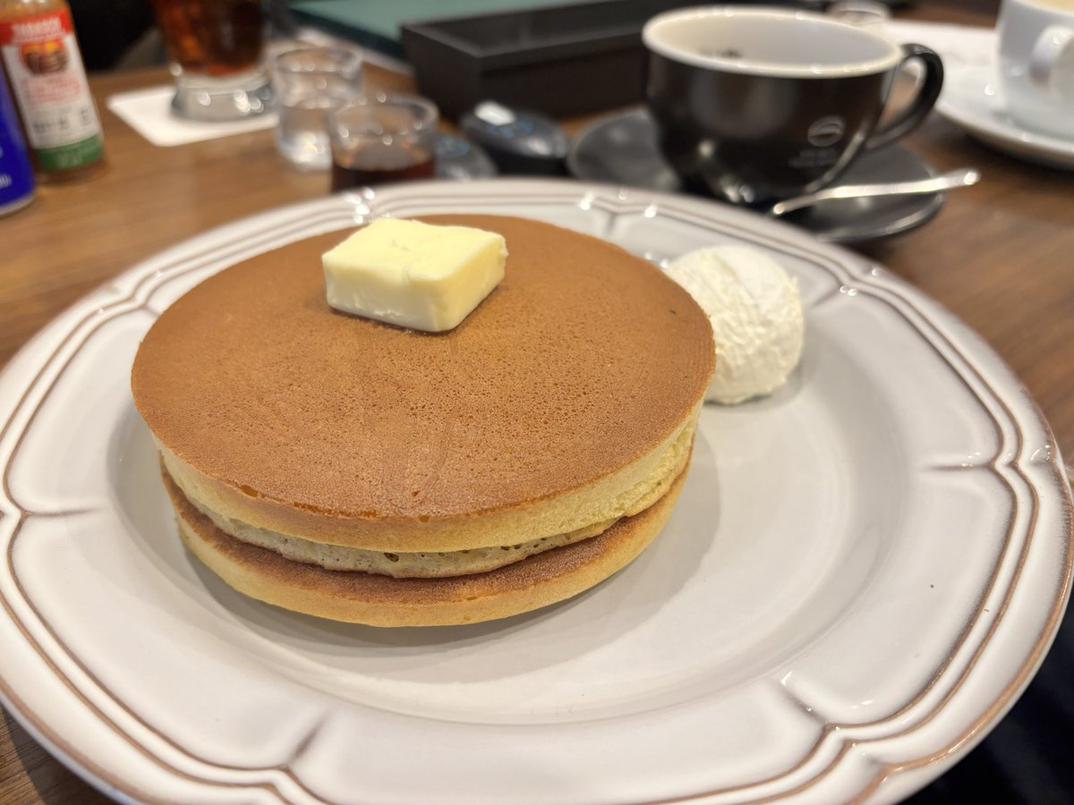 パンケーキなんてSNS映えのためのこじゃれた食い物じゃなくてトラディショナルなホットケーキが食べたくて珈琲館。