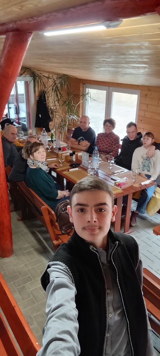 BotondBalassi's tweet image. Születésnapi ünneplés a családdal – nevetés, szeretet és közös pillanatok, amik örökre megmaradnak. 🎂❤️👨‍👩‍👧‍👦