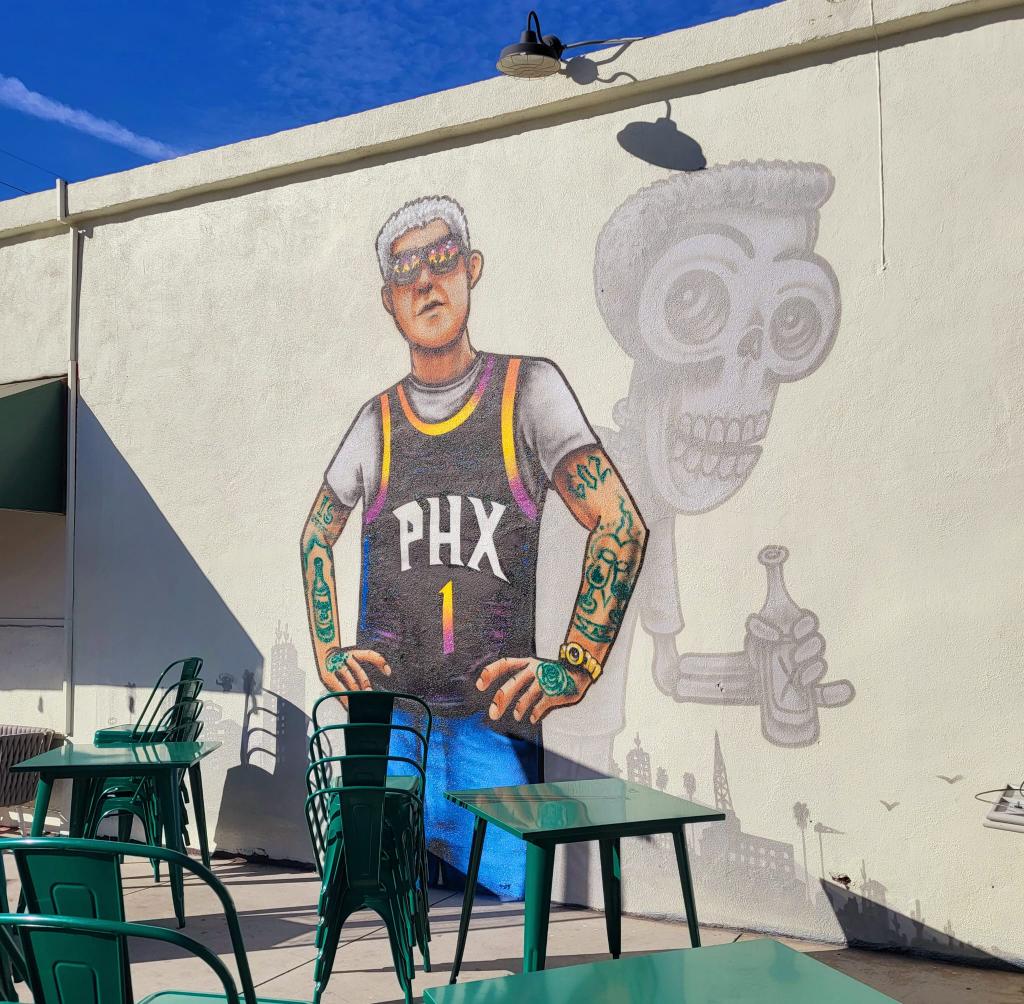 RunSuns00005's tweet image. Sur Phoenix vous allez voir beaucoup de très belles fresques🖼️
En particulier dans le quartier de Roosevelt 🏜️ 
@Suns #phoenixAz