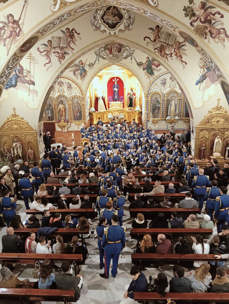 Muchas gracias por el magnífico concierto del pasado viernes en nuestra Parroquia.
Siempre es un honor escucharos. 

Enhorabuena por estos 50 años y gracias por vuestra música.

#HdadSantaGenoveva
#PorunMundoMejor
#SonesdeSol