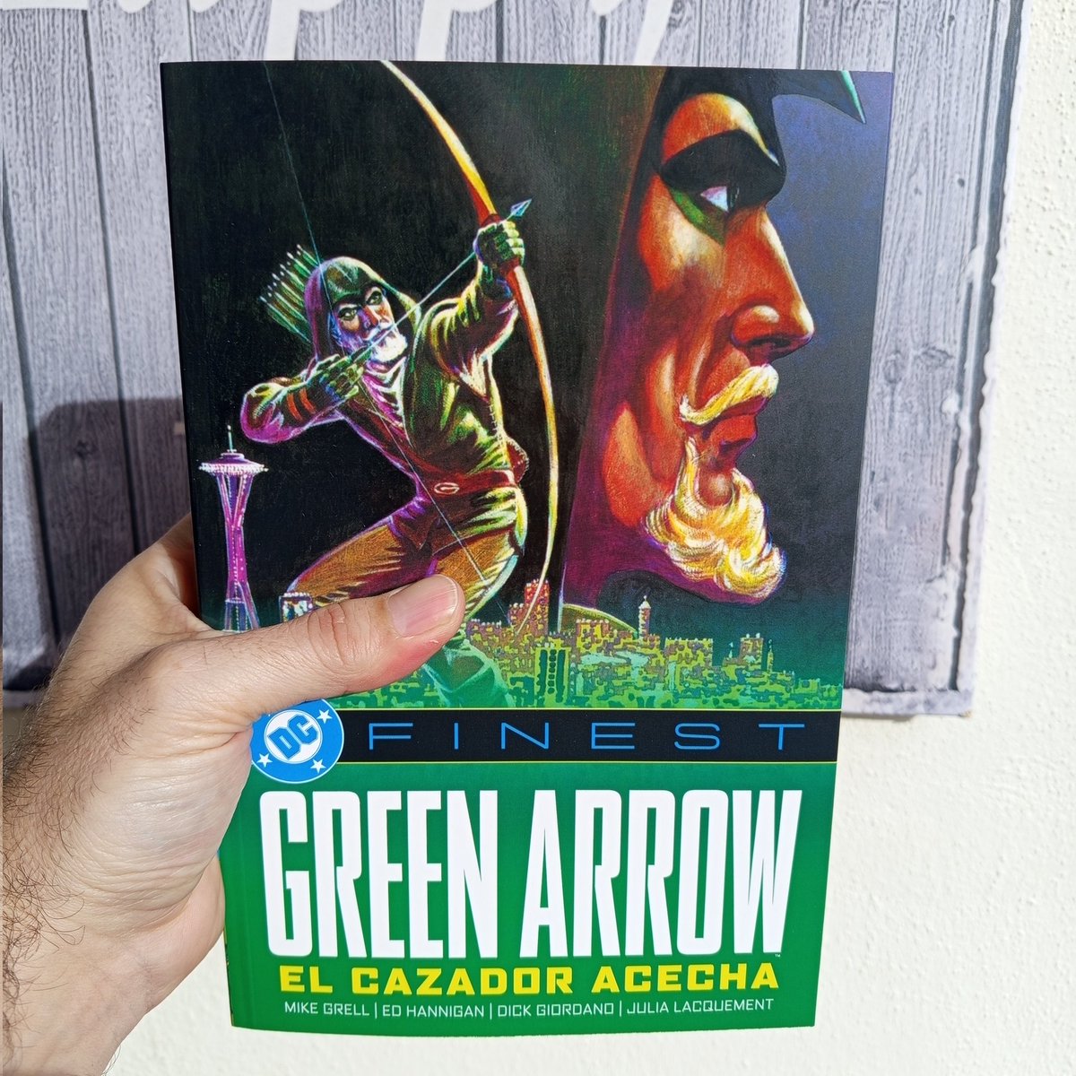 nandoman1905's tweet image. He comentado varias veces en @PodcastTDT que me gusta este formato #DCFinest de @PaniniComicsEsp (aunque debería tener menos precio), me gusta el papel que usan, me gusta la paginación, y lo de tapa dura o blanda me es indiferente en este caso. Un buen formato para clásicos.