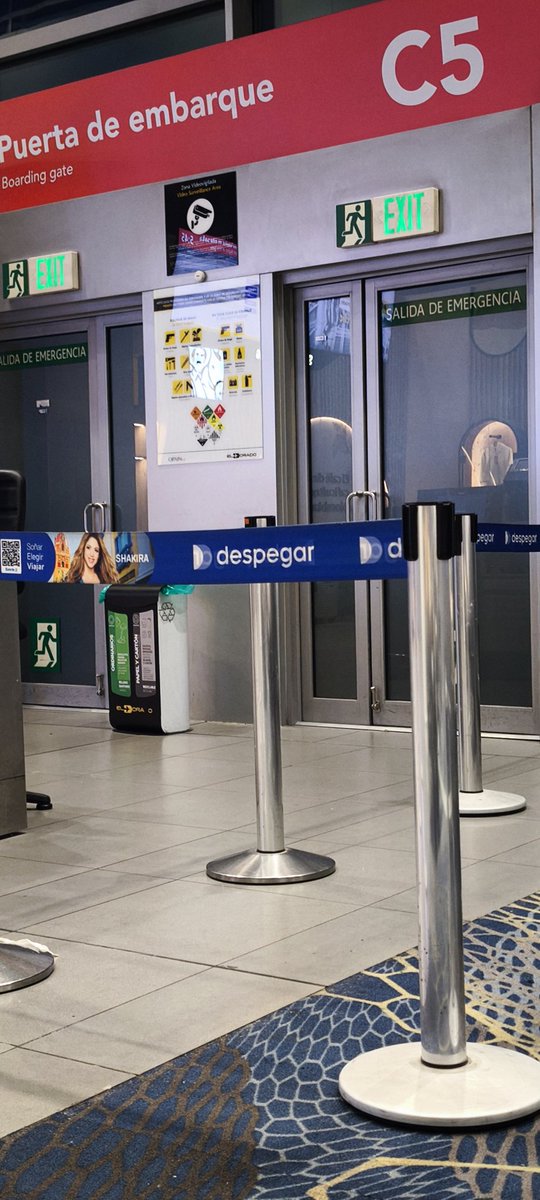Llegar a mí Colombia y encontrarme a <a href="/shakira/">Shakira</a> hasta con su música en la megafonía del aeropuerto de Bogotá 🥰🥰... Mi Quillita me espera!!!