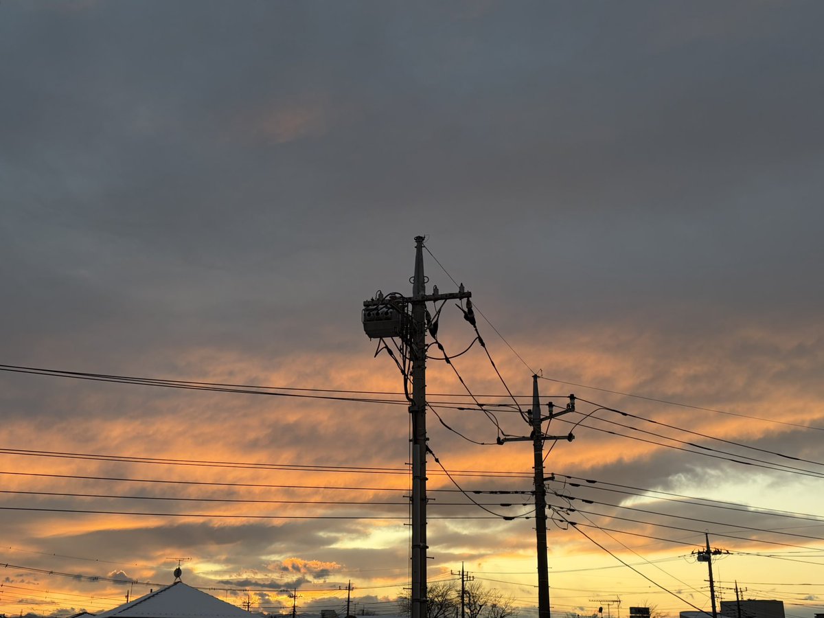 今日は夕焼けもきれいでした。
明日は風が強そう。今日より寒いかも。