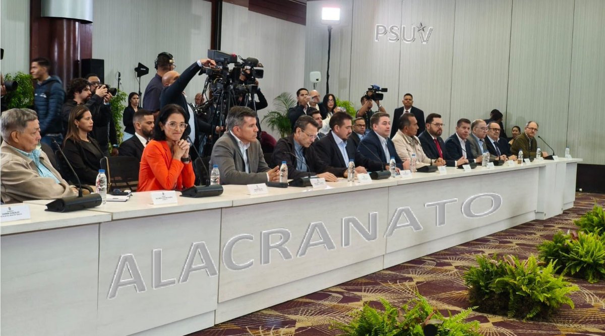 EgoLibertas's tweet image. QUE NADIE OLVIDE:

Que todos estos desgraciados firmaron con el régimen una Ley de Amnistía que no leyeron, porque todavía no estaba redactada.

No puede quedar un alma que crea que no son chavistas.