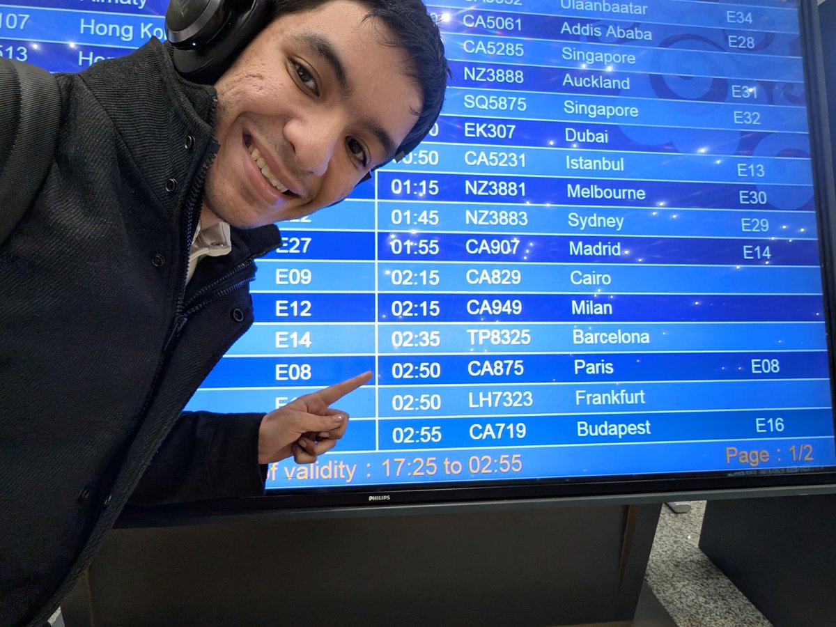 Bobs_League's tweet photo. Les aventures de Shanghai, Ep 3:
J'ai loupé ma correspondance à 10 minutes pour le retour à Paris.

Résultat: je dois patienter plus de 10h à l'aéroport de Pékin pour prendre un autre avion
Joie! https://t.co/Zp5n5SfN0E