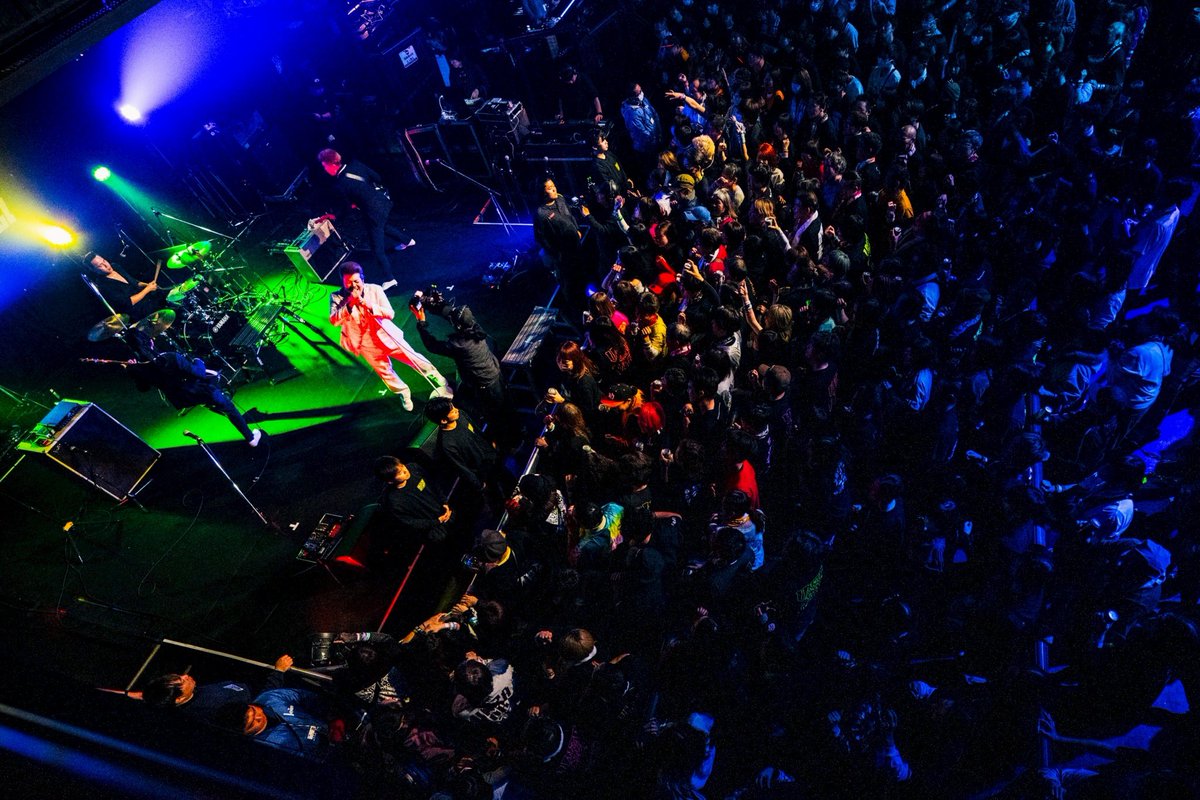 ブクロック！フェスティバル東京

フクロウステージ
THE NUGGETS

船橋型エンターテイメント系パーティーバンドのお出ましだ！
千葉のとっぽい奴らが羽田をどんちゃん騒ぎにしたぞ！ナゲッツにしか作れないハッピーな空間が確かにある。
好きに踊りたきゃこいつらについてこい！

撮影:aoi
#ブクロック