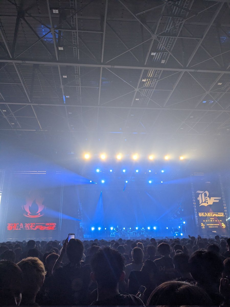 appleappleff's tweet photo. #BLAREFEST2026 
#ブレアフェス

3年ぶりのブレアフェス
ワンオクが完全感覚Dreamerで始まったのも激アツだしTheBeginningとかドロスのKill Me If You Canとか懐かしい曲聴けてめっちゃ嬉しかった！！！
フォーリミもCycle大好きなので最高でした！！ https://t.co/vyLY2GRdYH
