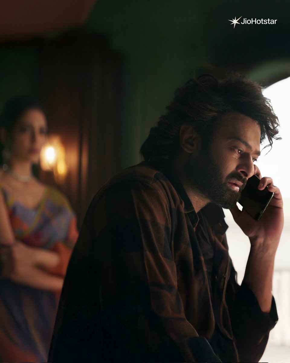 JioHotstarTel_'s tweet image. Beneath the spectacle, The RajaSaab stands tall on sentiment and strong values! 🤍

Welcome India's Biggest Superstar Home with JioHotstar! 👑

#Top5 #TheRajaSaab #TheRajaSaabOnJioHotstar #JioHotstar