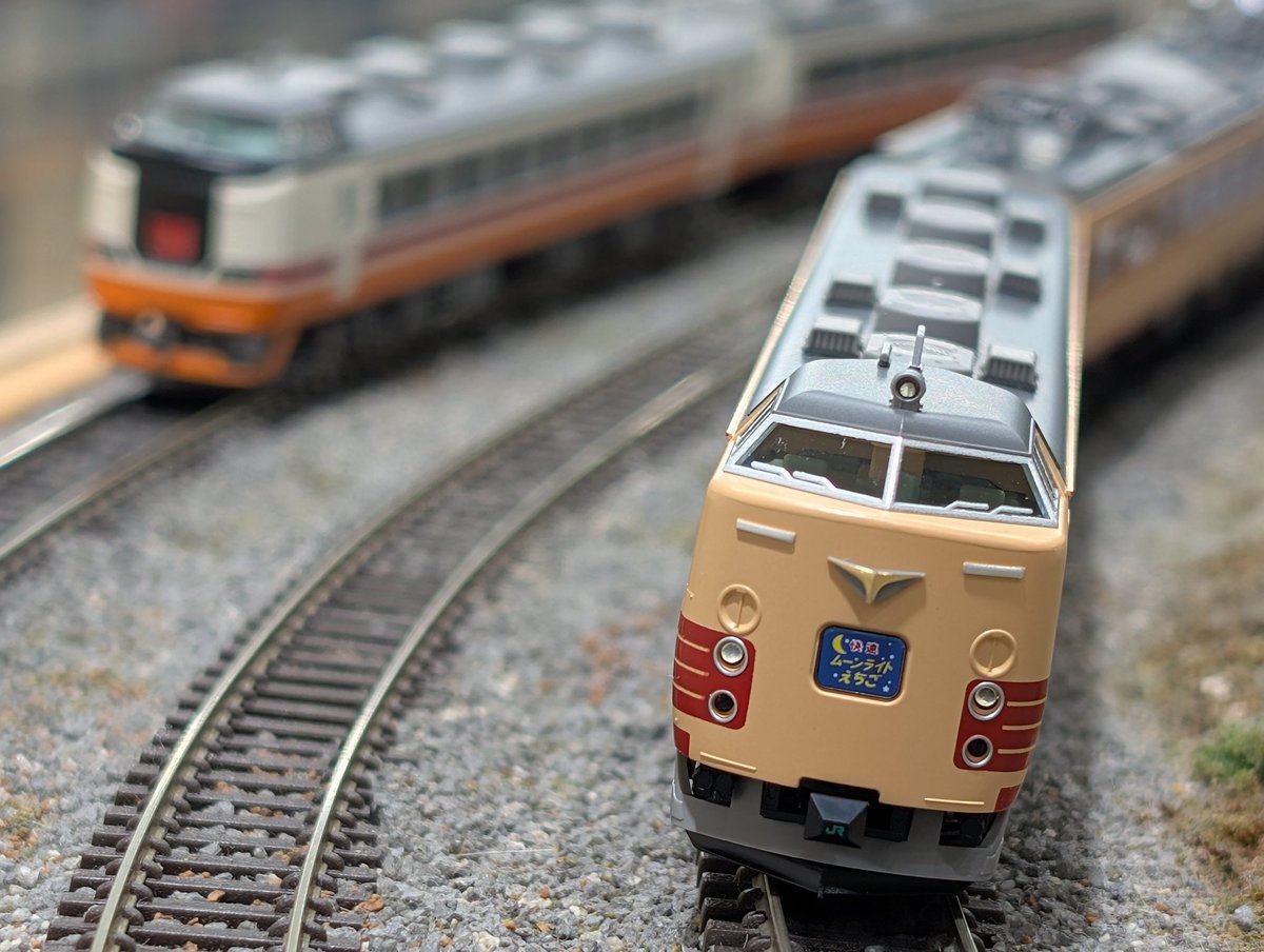 今回の運転会、同行者様がマイクロエースの485系あいづ仕様を持ってき