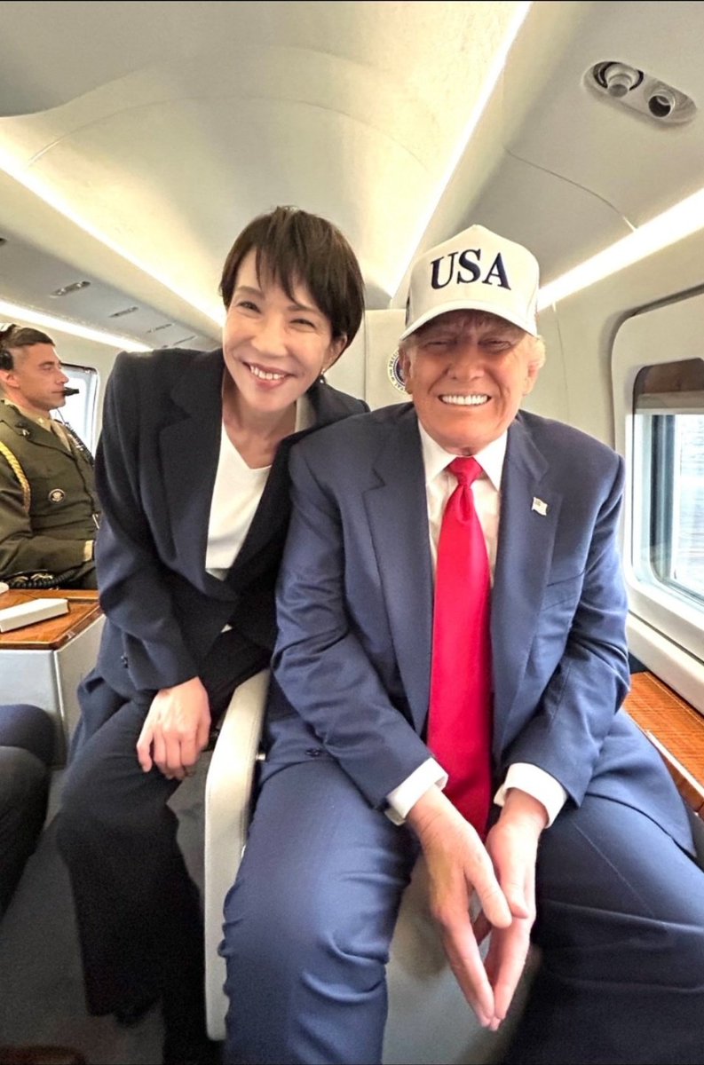 Drop a❤if you Like Sanae Takaichi!!