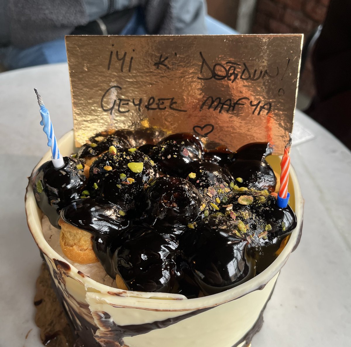 Lakabımın çeyrek mafya olduğunu bilen birilerii 😍🫠