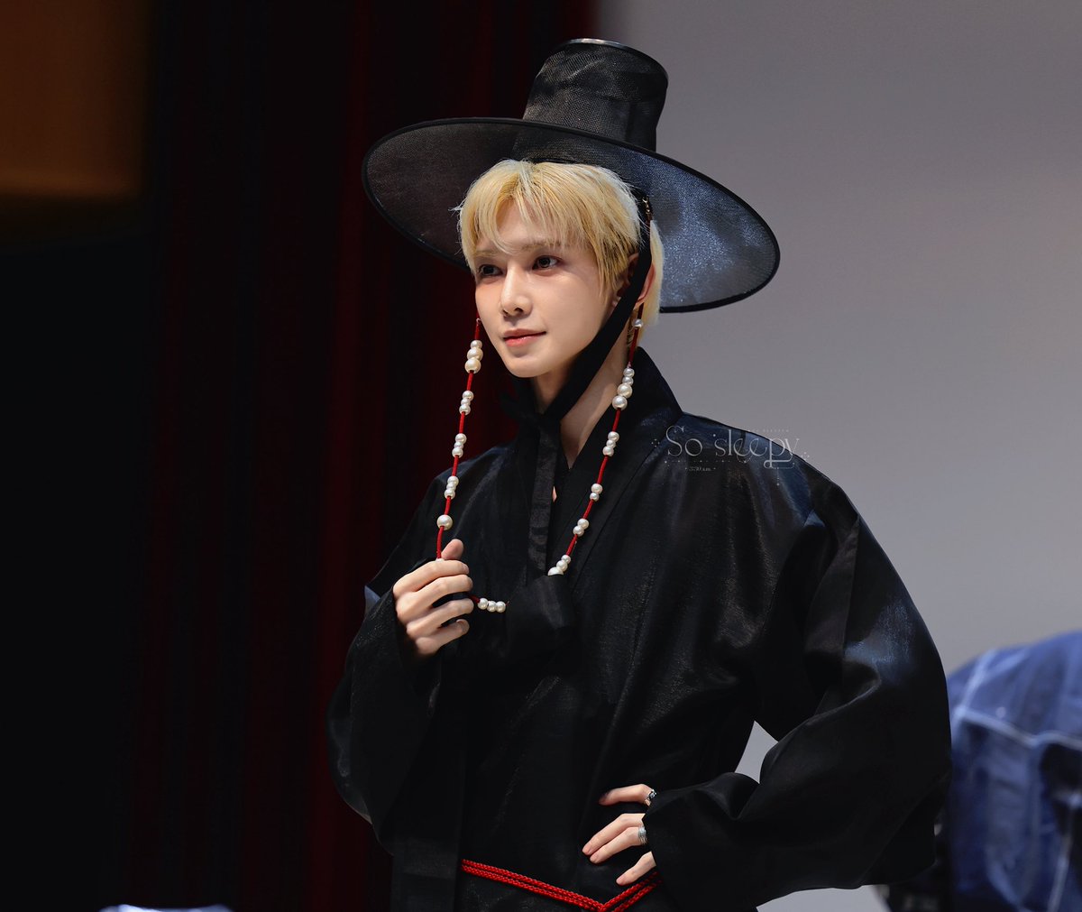 uhghjiiitrrc's tweet photo. 260206 簽售

♪ 

#에이티즈 #ATEEZ 
#여상 #YEOSANG https://t.co/RX7yBPkAYY