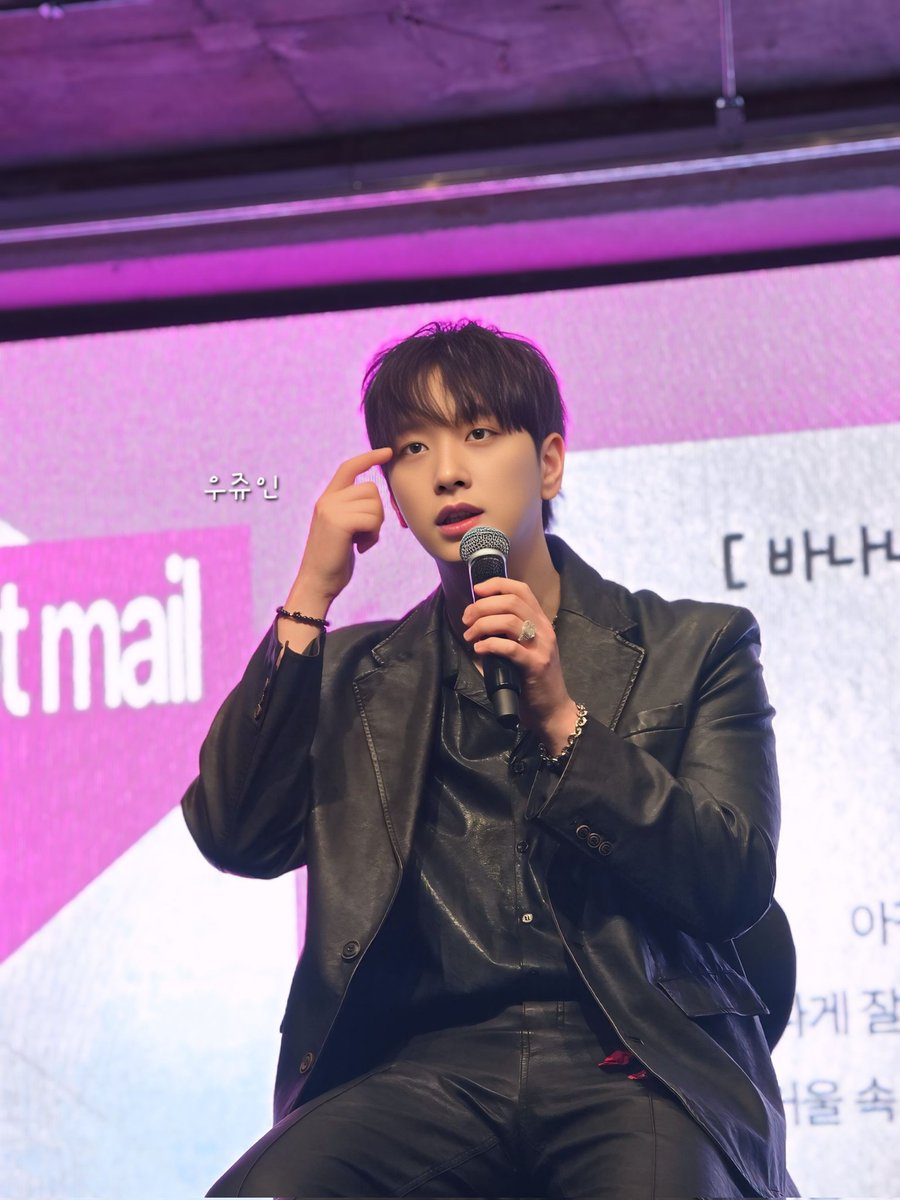 260208  Lucky Chan's Day
역시 우리 찬성이 아이돌이였어!!
오늘 너무 예쁘더라!!
황찬성 생일 축하해💜