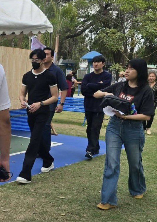 _24News_'s tweet photo. เป็นอีกหนึ่งหนุ่มความภาคภูมิใจ ของ อากาเซ่ แบมแบม กันต์พิมุกต์ ภูวกุล และครอบครัว เดินทางไปใช้สิทธิ์เลือกตั้งและลงประชามติ เมื่อช่วงเช้าที่ผ่านมา

#BamBam #뱀뱀 #แบมแบม
#เลือกตั้ง69 #เลือกตั้งประชามติ69 https://t.co/xNsZiJOxRu