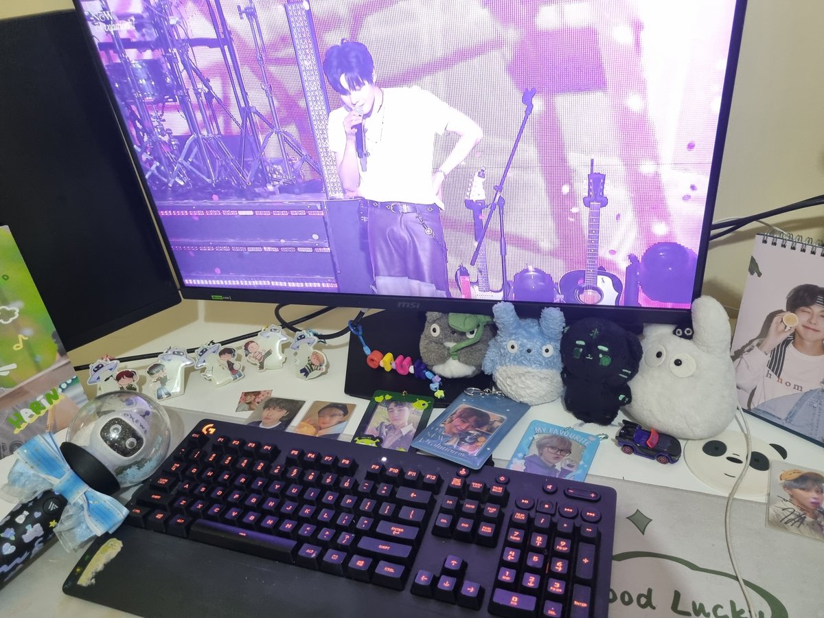 oneweversed's tweet image. as always onewe were truly amazinggggg i'll never get over how fun it is to be a weve

it's really a shame i couldn't be there in person in the end but at least i got to watch it anyway 🥹 i had a good viewing setup too 🙂‍↕️ 
#원위_붐은_온다 #ONEWE #BeyondLIVE