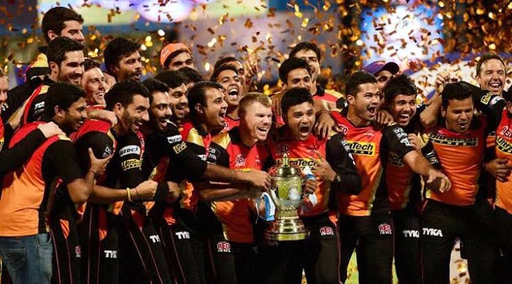 Endhuku ra <a href="/SunRisers/">SunRisers Hyderabad</a> villani <a href="/RCBTweets/">Royal Challengers Bengaluru</a> ila kottaru papam cute little RCB fans 🤣🤧
