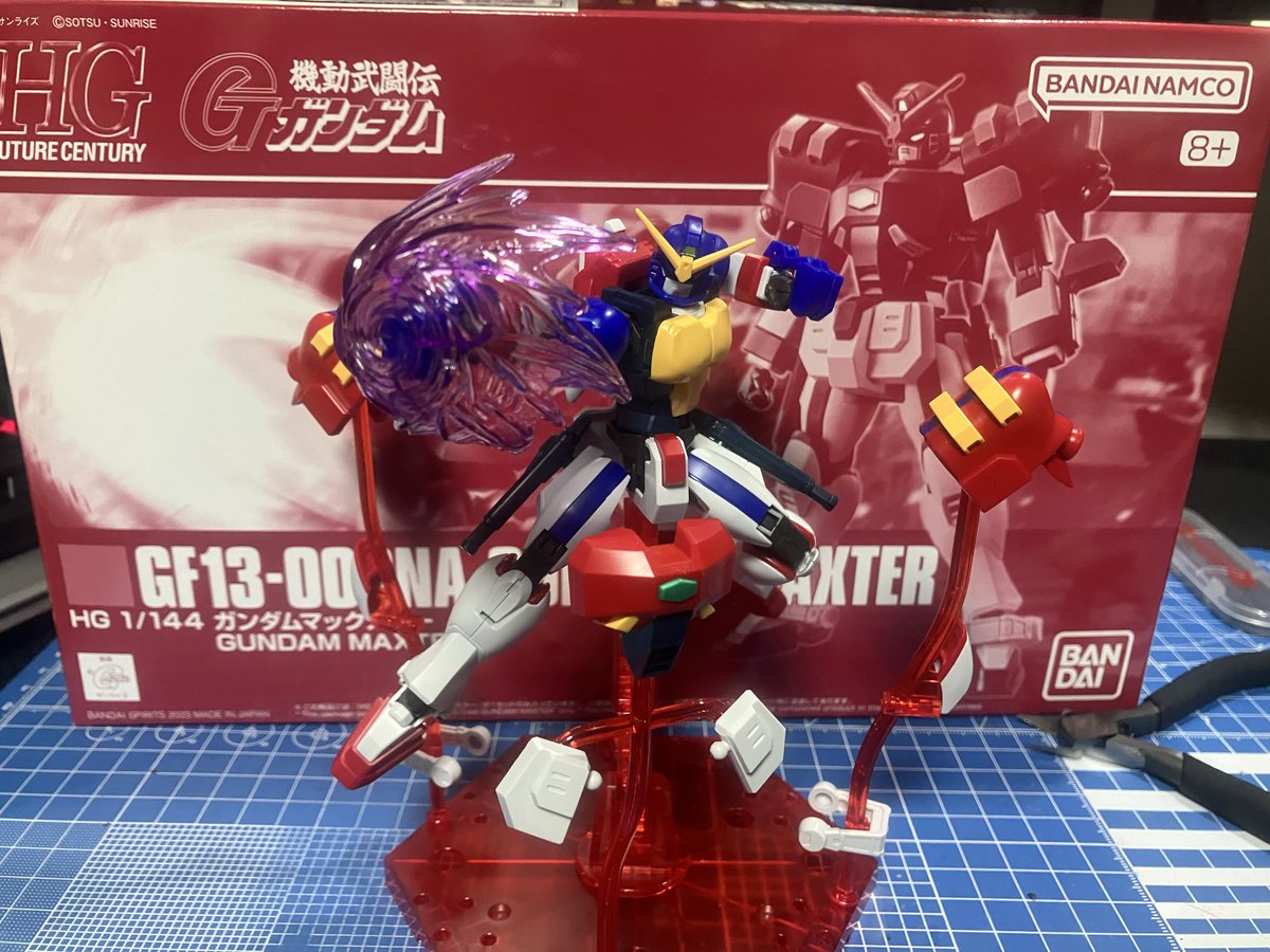 Vam0718zero's tweet photo. PCのバックアップ中に組み組みして出来ましたとさ

HGガンダムマックスター

俺は夢…夢は希望…俺はこの手で掴む！

豪熱！マシンガンパンチ！！

Gガンのエフェクトパーツ優秀だなぁ https://t.co/D6sJ3QVVxc