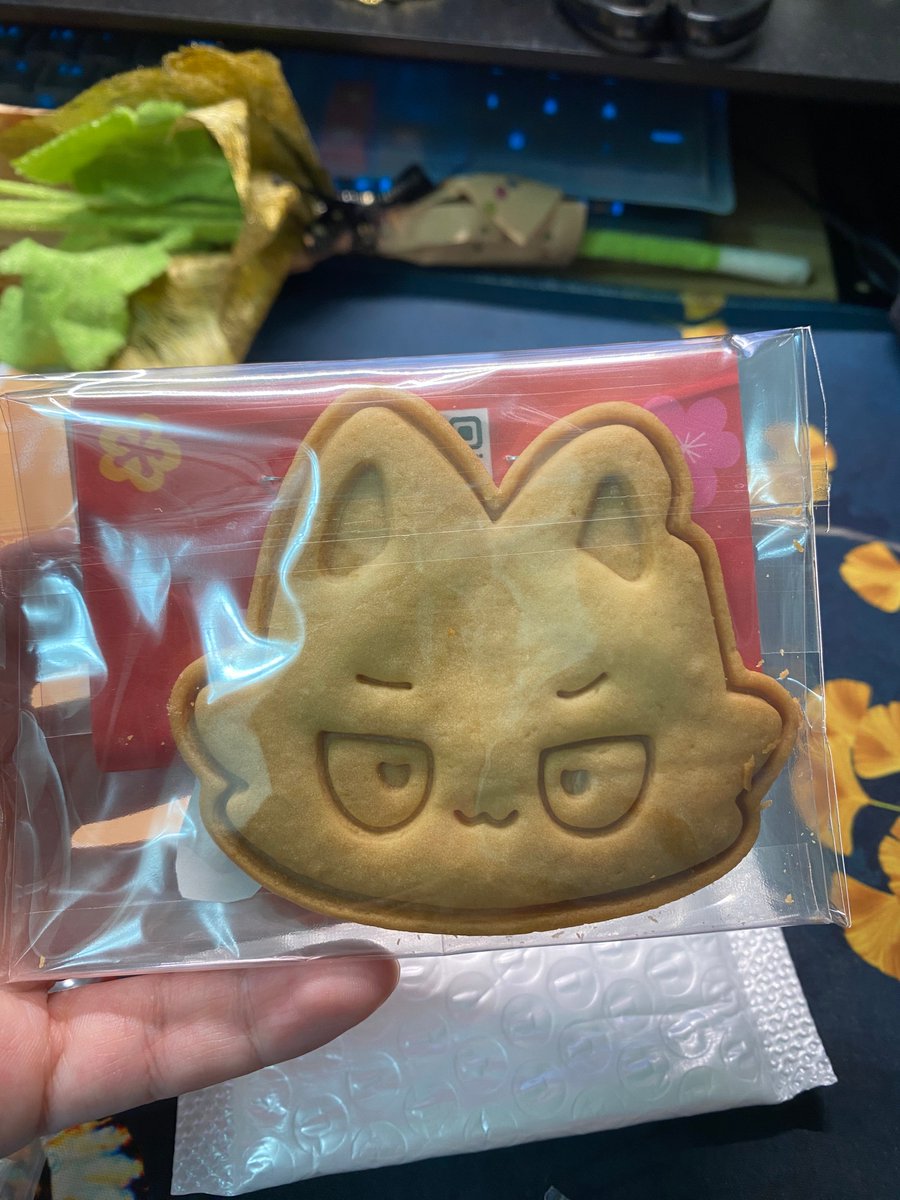 謝謝大家超用心的認親禮 還有幫我過生日的Poppy們 我心情是很開心的 只是表達的比較...比較直男🤣 追V的路上謝謝你們充實了我的生活🥰